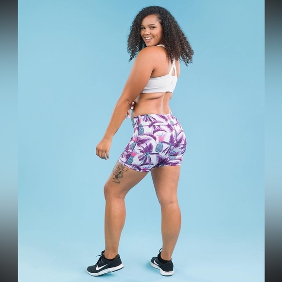 I AM BECOMING Pineapple Shorts - Picture 7 of 7